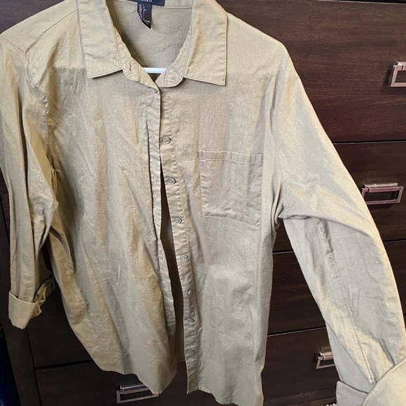 Forever 21 long sleeve button up loose fit shirt - Picture 3 of 3